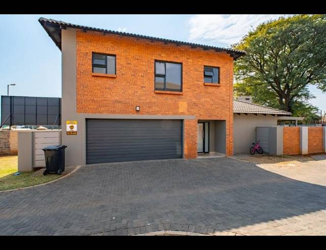 3 BEDROOM DUPLEX FOR SALE IN MONTANA